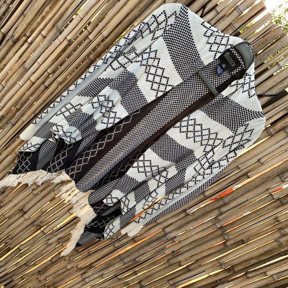 Mia Maddison open front waterfall fringed cardigan - Picture 3 of 7